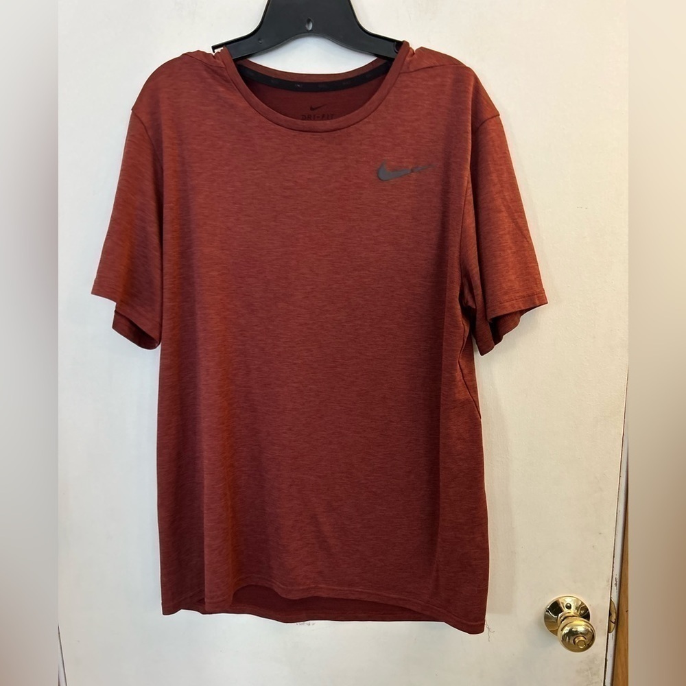 Nike Dri Fit Large Breathe Lightweight
Athletic T Shirt Maroon Red, Men's